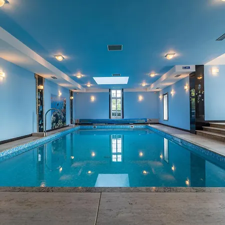 ホテル Dworek Krolewski Malgorzata