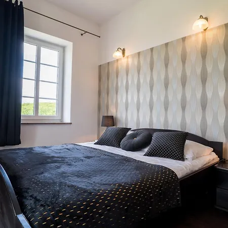 Dworek Krolewski Malgorzata