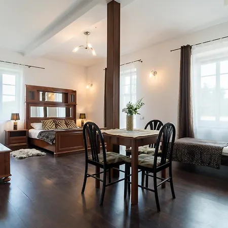 ホテル Dworek Krolewski Malgorzata