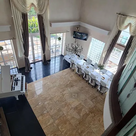 Dworek Krolewski Malgorzata 3*