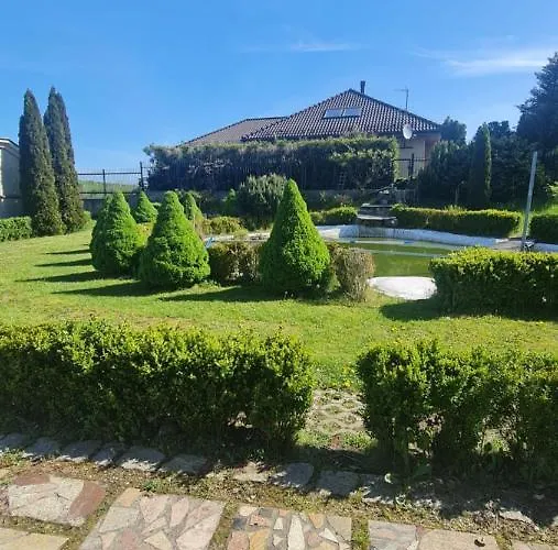 Dworek Krolewski Malgorzata