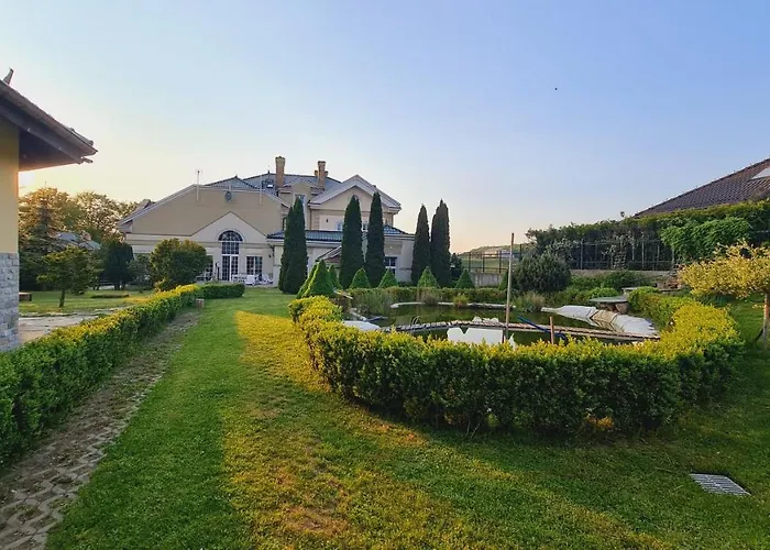 Dworek Krolewski Malgorzata 3*