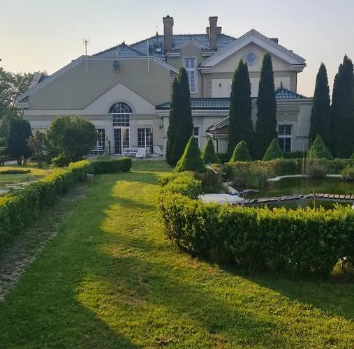 Dworek Krolewski Malgorzata